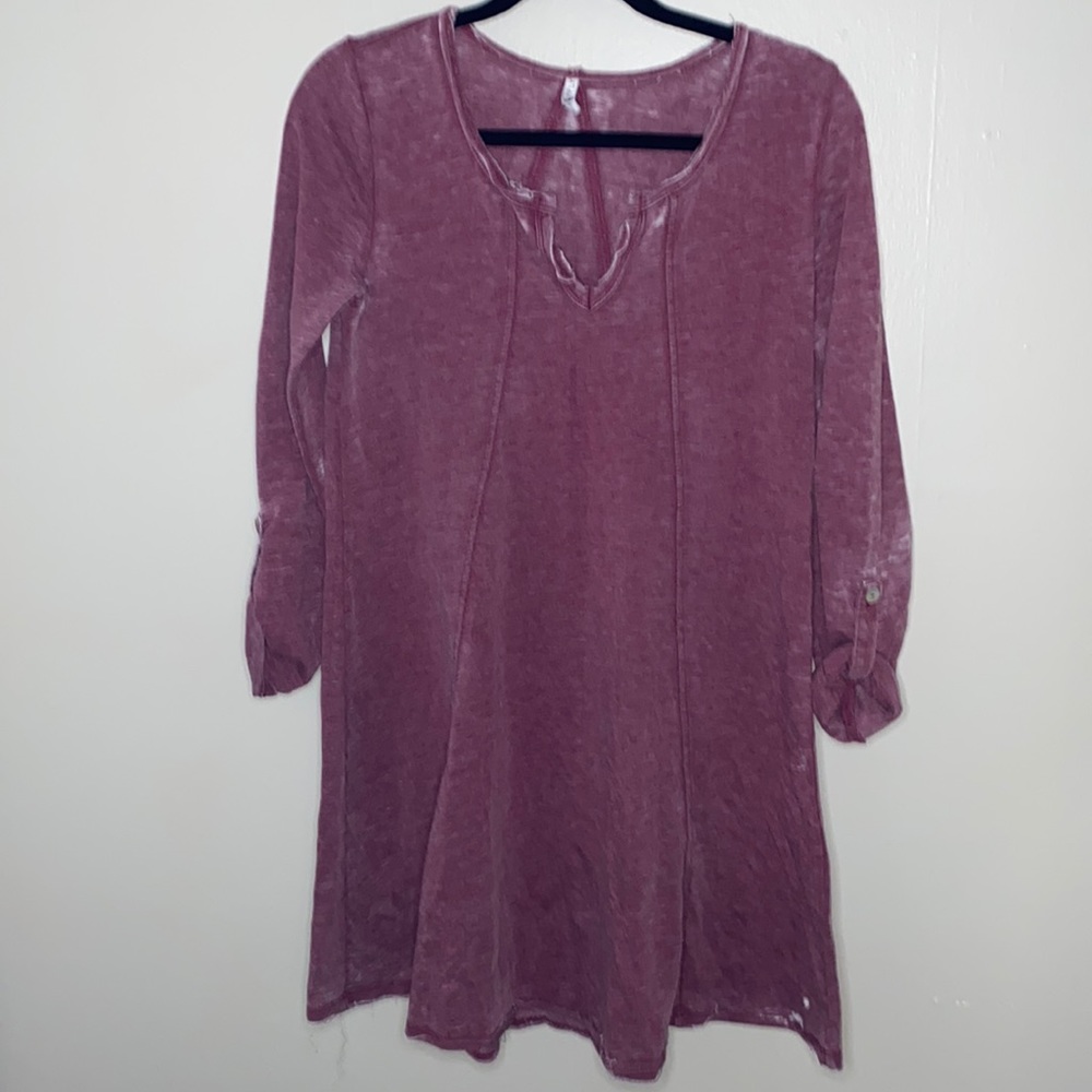 🪼Adorable lightweight distressed maroon dress! - Picture 2 of 5